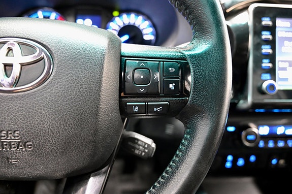 Toyota HiLux 15 of 24