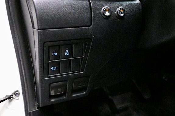 Toyota HiLux 17 of 24