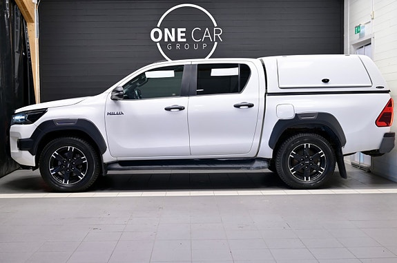 Toyota HiLux 3 of 5