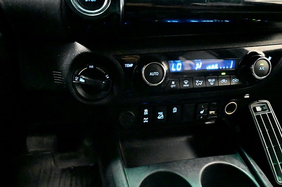 Toyota HiLux 20 of 24