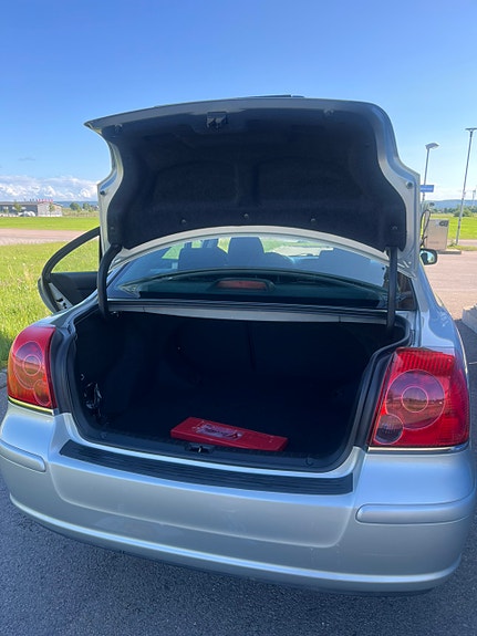 Toyota Avensis 5 of 5