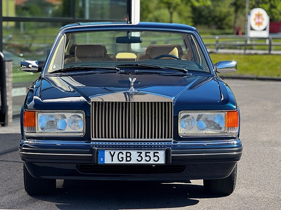Rolls Royce Silver Spirit 2 of 5