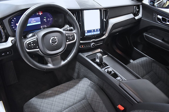Volvo XC60 7 of 20