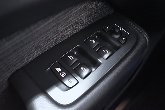 Volvo XC60 15 of 20
