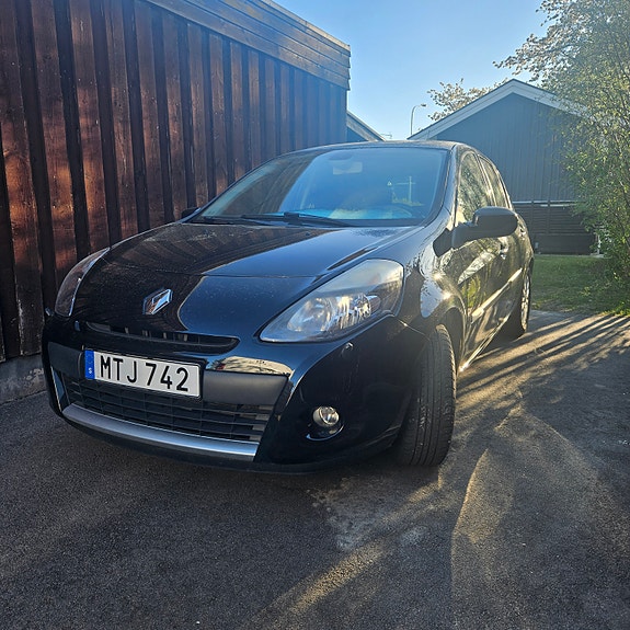Renault Clio 2 of 5