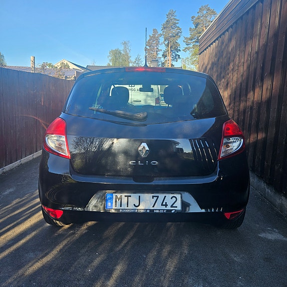 Renault Clio 3 of 5