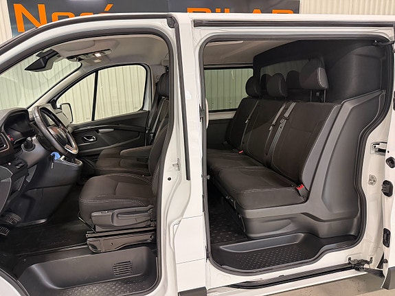 Renault Trafic 11 of 17