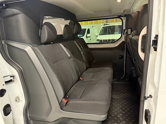 Renault Trafic 15 of 17