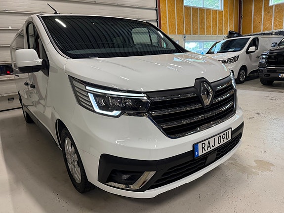 Renault Trafic 4 of 17