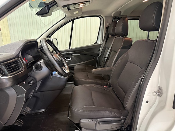 Renault Trafic 7 of 17
