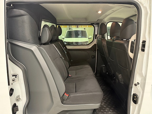 Renault Trafic 16 of 17