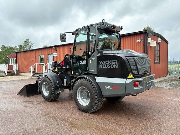 Wacker Neuson WL70 3 of 3