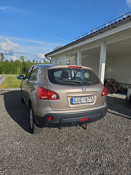 Nissan Qashqai 2 of 4