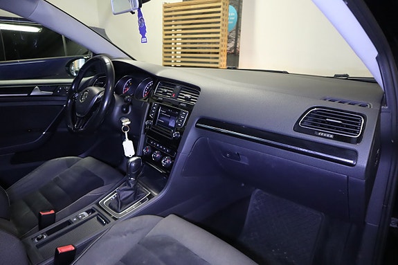Volkswagen Golf VII 15 of 25