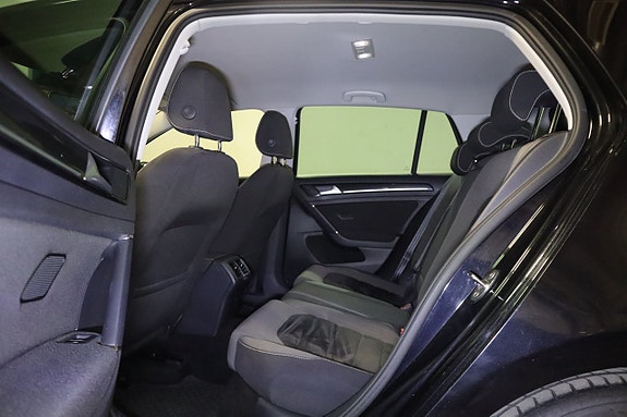 Volkswagen Golf VII 11 of 25