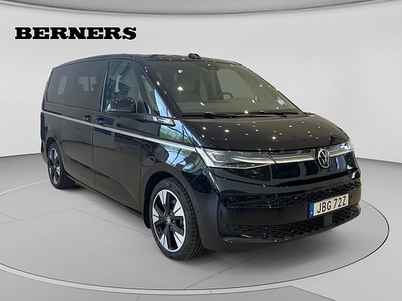 Volkswagen Multivan 7 of 18