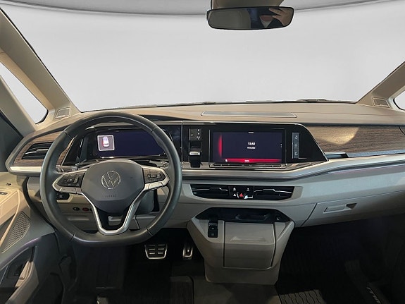 Volkswagen Multivan 11 of 18