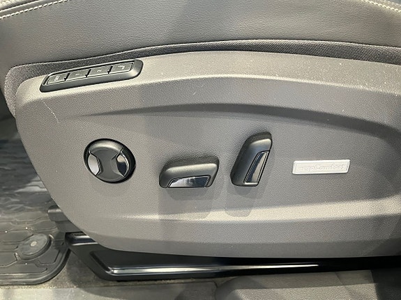 Volkswagen Multivan 18 of 18
