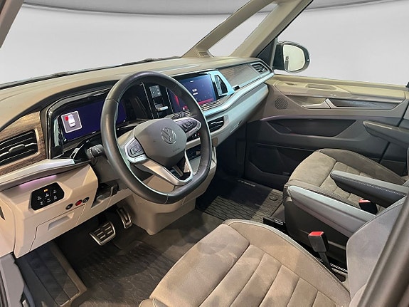 Volkswagen Multivan 10 of 18