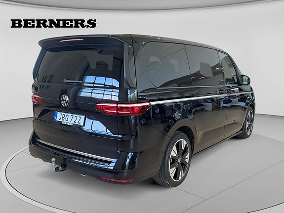 Volkswagen Multivan 5 of 18