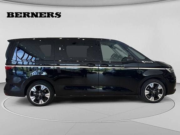 Volkswagen Multivan 6 of 18