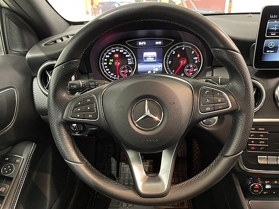 Mercedes-Benz A200 d 22 of 25