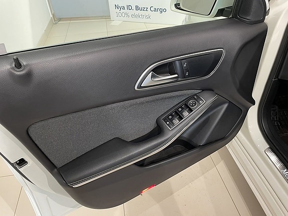 Mercedes-Benz A200 d 17 of 25