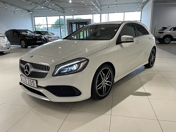 Mercedes-Benz A200 d 3 of 5
