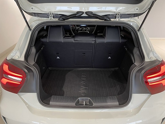 Mercedes-Benz A200 d 13 of 25