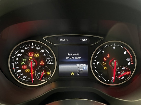 Mercedes-Benz A200 d 25 of 25