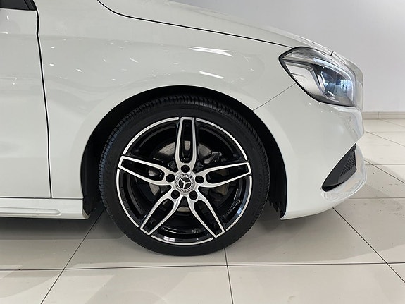 Mercedes-Benz A200 d 6 of 25