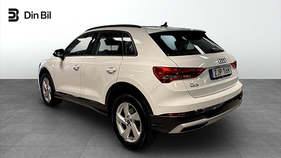 Audi Q3 3 of 5
