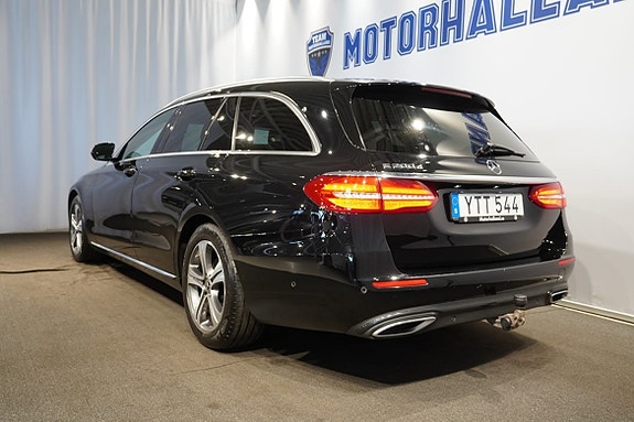 Mercedes-Benz E200 3 of 15