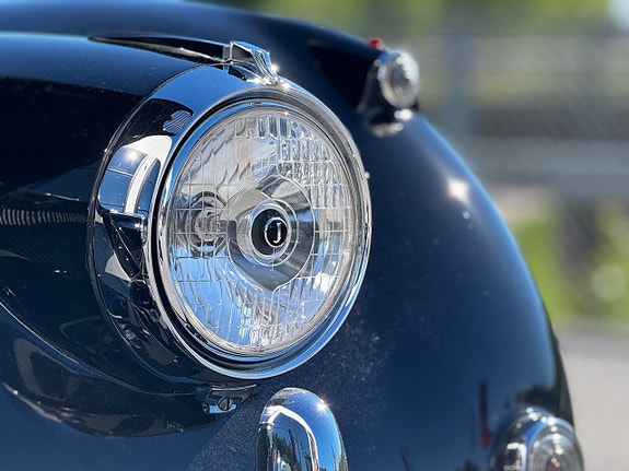 Jaguar XK150 10 of 24