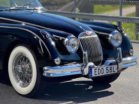 Jaguar XK150 3 of 24