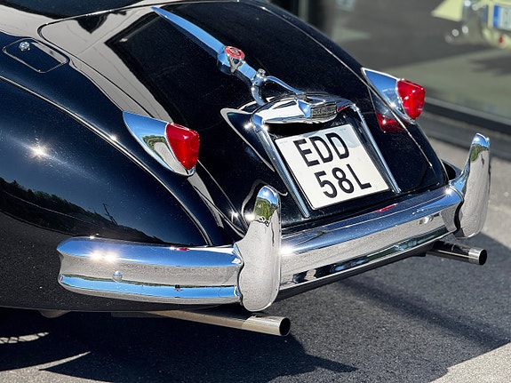 Jaguar XK150 8 of 24