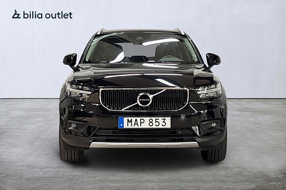 Volvo XC40 3 of 5