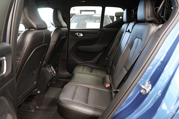 Volvo XC40 10 of 27