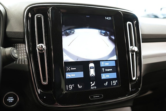 Volvo XC40 21 of 27
