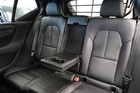 Volvo XC40 12 of 27