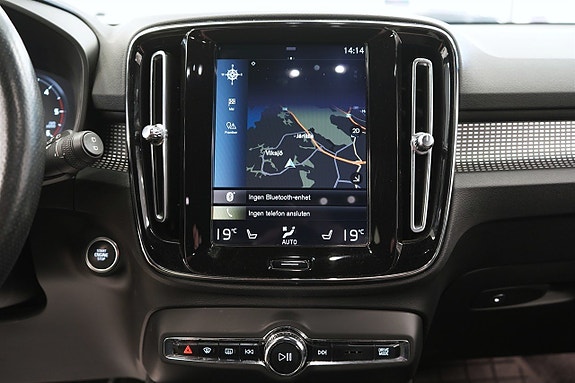 Volvo XC40 20 of 27