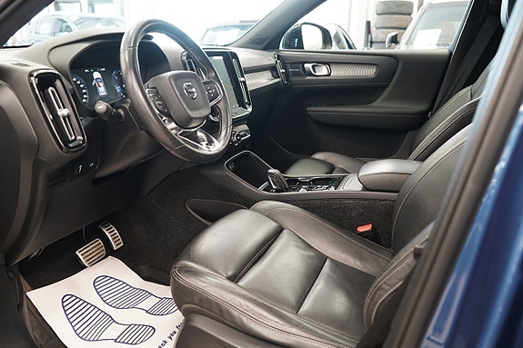 Volvo XC40 9 of 27