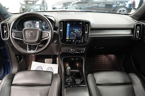 Volvo XC40 11 of 27