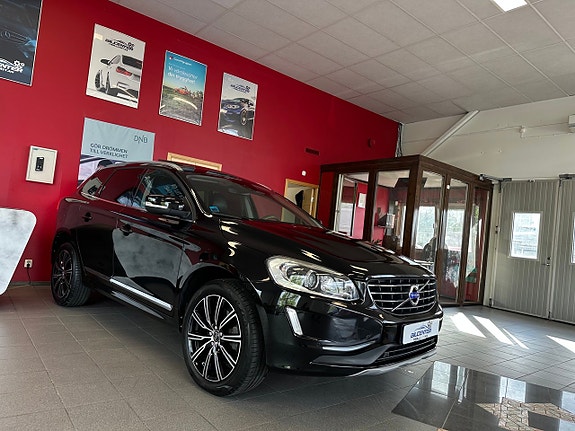 Volvo XC60 2 of 5