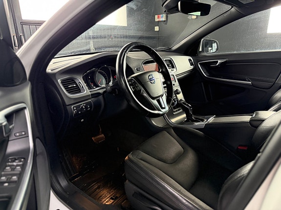 Volvo V60 5 of 5