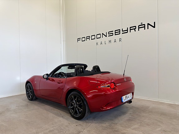 Mazda MX-5 8 of 23