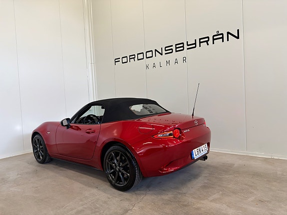 Mazda MX-5 9 of 23
