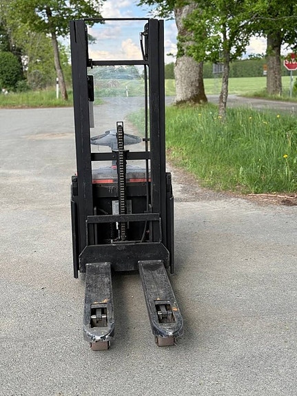 Ledstaplare Toyota SWE140L- Lyfthöjd 4,45 m 4 of 9