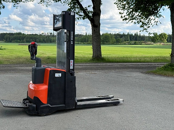 Ledstaplare Toyota SWE140L- Lyfthöjd 4,45 m 2 of 9