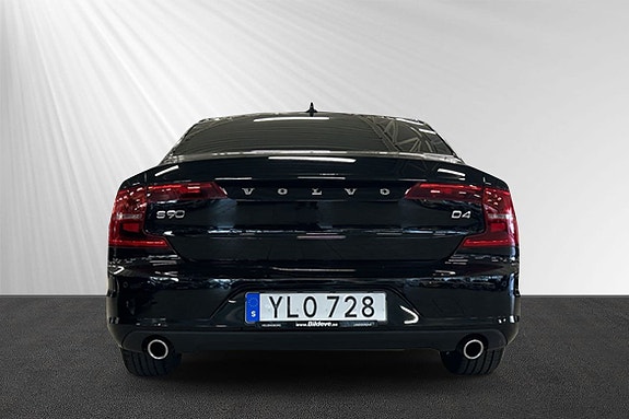Volvo S90 2 of 5